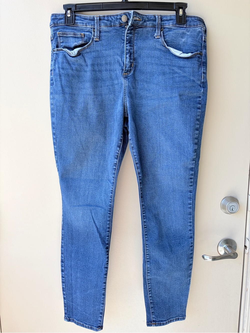 Universal Thread Classic Blue Women's Denim Jeans - Blue
